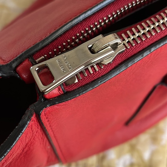 PRADA Handbag Tote Red Large - Picture 12 of 17